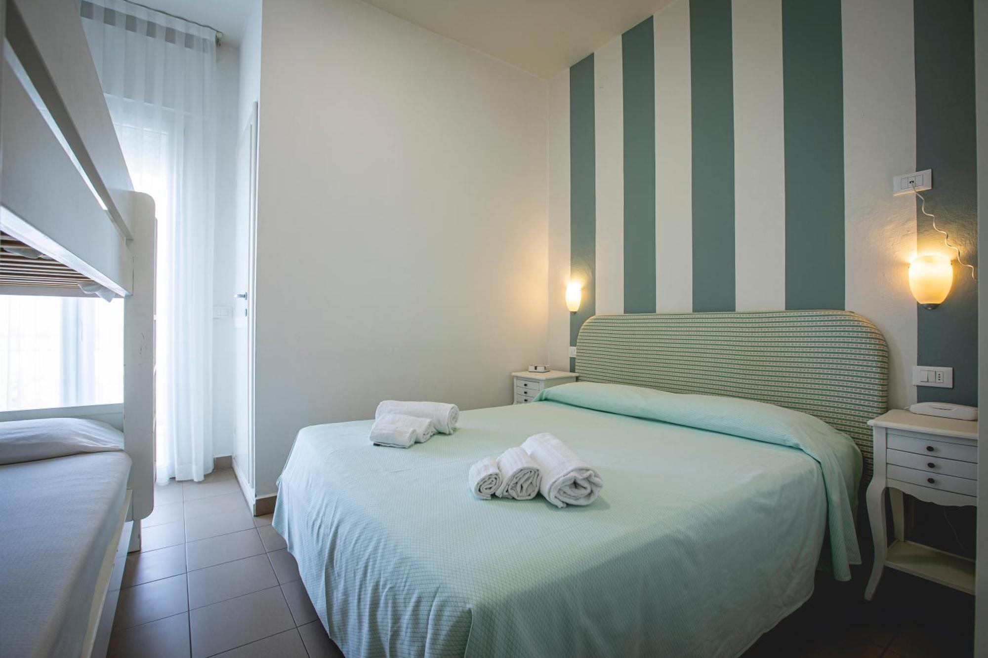 Hotel Ronchi Cervia Buitenkant foto