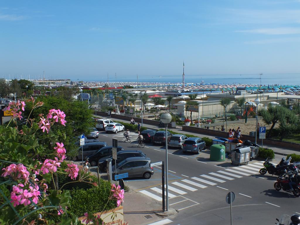 Hotel Ronchi Cervia Buitenkant foto